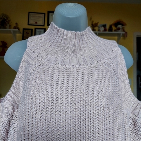 NWT Tea & Cup Cute Cold Shoulder Sweater - Picture 8 of 12
